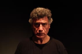 Entre el eco de Hamnet y la llegada de Julio Milostich: Hamlet-Multitud vuelve al Teatro UC