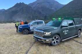 Logran ubicar a tres víctimas fatales tras volcamiento de camioneta cuando intentaba cruzar el Tinguiririca