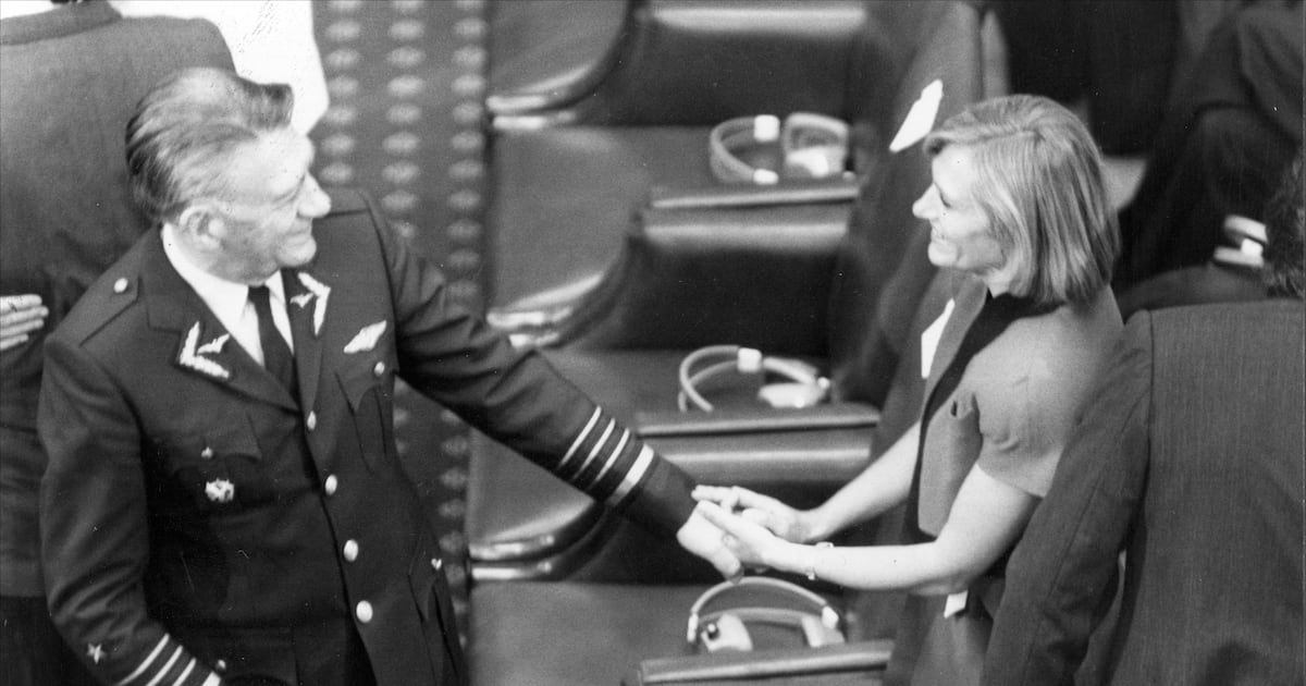 “Sus raíces”, el primer capítulo de Evelyn Matthei: rebelde con causa