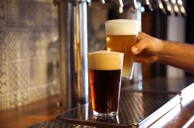 El Hoptimista: el nuevo bar favorito en el barrio Brasil para tomar cervezas y cocteles