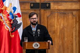 Boric dice que están trabajando “para evitar la pérdida del año escolar” en Atacama, pero que depende “de una visión común de todos los actores”