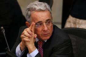 Justicia colombiana ordena libertad inmediata del expresidente Álvaro Uribe