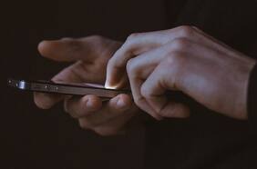 Violencia digital: Un 32% de niñas entre 12 a 14 años recibió peticiones sexuales o le pidieron fotografías íntimas