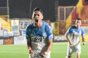 Alivio para Gustavo Quinteros: Óscar Opazo regresa a Colo Colo tras seis meses en Racing