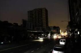 “Hasta US$15 millones en compensaciones”: Las multas y sanciones que arriesgan empresas por megacorte de luz