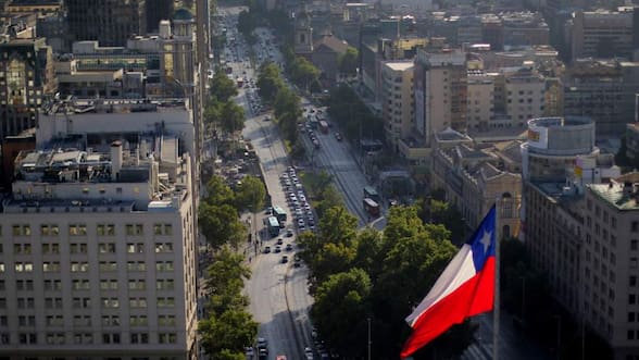 FMI y encuesta del BC reducen apuesta de crecimiento del PIB 2026 para Chile y será el segundo más bajo de Latinoamérica