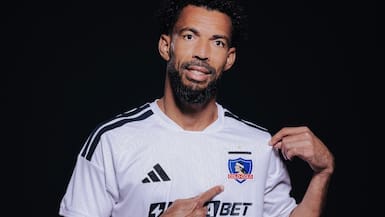Sonríe fuera de la cancha: Adidas presenta a Vozinha como su nuevo embajador mientras peligra su renovación en Colo Colo