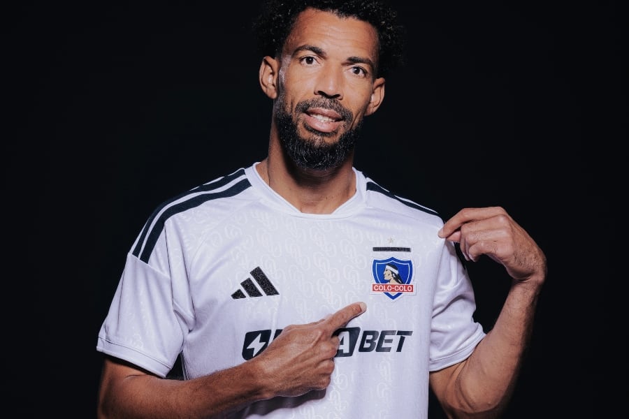 Sonríe fuera de la cancha: Adidas presenta a Vozinha como su nuevo embajador mientras peligra su renovación en Colo Colo
