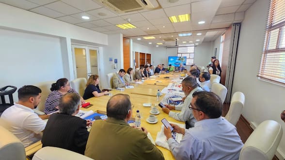 Informe releva que costo fiscal del reajuste salarial para los funcionarios públicos superaría los US$1.500 millones