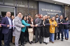 Ministro Gajardo y autoridades del SML inauguran nuevo edificio del organismo en San Antonio