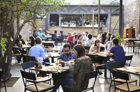 ¿Qué probar en barrio Italia? Guía con restaurantes abiertos para sacarle el jugo a su terrazas