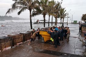 Marejadas y “ríos atmosféricos” son las principales causas tras el cierre de puertos en Rapa Nui