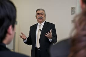 Confesiones de un profesor: “No soporto a los Millennials, lo mío es criticar y, si debo, destruir”