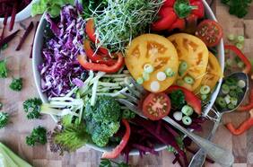 4 alimentos antiinflamatorios que te ayudaran a bajar de peso y aumentar la inmunidad según los expertos