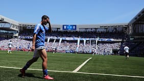 Una mañana para el olvido: la dura sanción que arriesga Lucas Assadi tras escupir a los hinchas de la UC