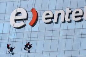 Inflación y competencia le pasan la cuenta a Entel: Fitch baja su clasificación