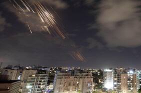 Irán responde ataque de Israel y bombardea Jerusalén y Tel Aviv