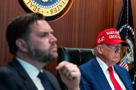 Trump encarga a Vance y Rubio misión de dialogar con Irán mientras se prevé despliegue de al menos 1.000 paracaidistas en Medio Oriente