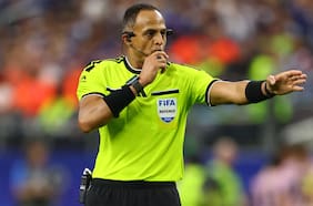 “El amuleto favorito de Messi”: quién es Ismail Elfath, el árbitro de la semifinal del Mundial que alerta a Inglaterra