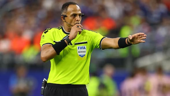 “El amuleto favorito de Messi”: quién es Ismail Elfath, el árbitro de la semifinal del Mundial que alerta a Inglaterra