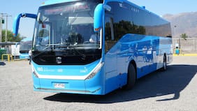 Ponen en marcha 40 buses eléctricos que conectarán Tiltil con Santiago y Colina