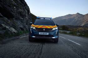 La policía francesa cede a la tendencia ecologista y adquiere 400 Peugeot 3008 híbridos enchufables