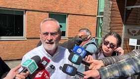 Gobernador Saffirio entrega al Ministerio Público auditoría de la gestión de Rivas: informe arrojó $79 mil millones sin rendir