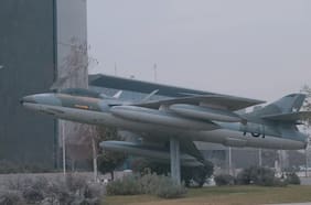 FACh desmiente que avión Hawker Hunter exhibido en base aérea haya participado en bombardeo a La Moneda