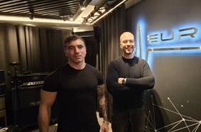 Emigraron a Finlandia, crearon una pedalera musical y hoy le venden su producto a Coldplay y Slipknot