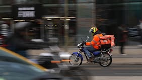 Sin cobertura: estudio revela qué barrios quedan excluidos de las apps de delivery en la Región Metropolitana