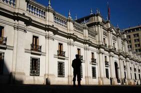 A cuatro meses de abierto el sumario por muerte de gásfiter en La Moneda, familia espera resultados para presentar querella