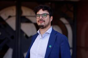 Diputado Sáez (FA) respalda a Cardoch y afirma que “no hubo un enfrentamiento” de su sector con Carabineros en el estallido