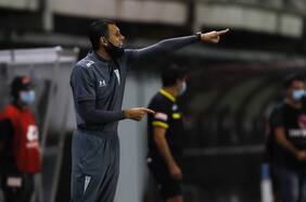 Poyet le pide a Cruzados que se mueva: “Me gustaría traer a alguien que nos pueda ayudar a dar un pasito más adelante”