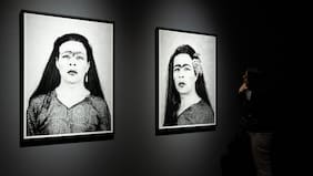 Fotografías ícono de Pedro Lemebel llegan en gran formato al GAM