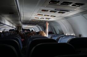 5 consejos para viajar con tus hijos en avión (sin que sea una pesadilla)