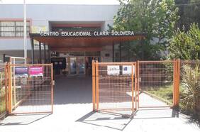 Detienen a psicólogo acusado de abuso sexual reiterado en colegio de San Bernardo: habría más de un caso