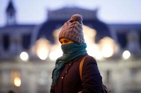 ¿Por qué las mujeres sienten más frío que los hombres?