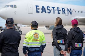 Venezuela recibe vuelo con 175 migrantes deportados de EE.UU. en medio de las tensiones con Washington
