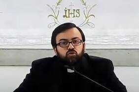 Roberto Valderrama: expulsan a sacerdote experto en exorcismos denunciado por abusos