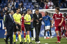 Debutante técnico del Sevilla emprende contra el arbitraje tras la dolorosa derrota ante el colista Oviedo