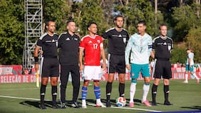Camisetas firmadas para dirigentes, fotos y un afortunado seleccionado: la locura que generó Cristiano Ronaldo en la Roja
