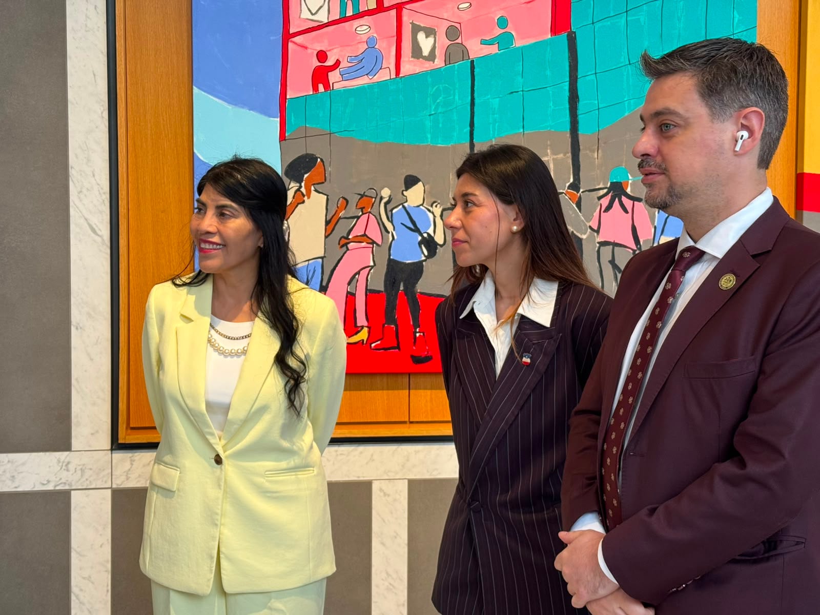 La ministra Ximena Lincolao, junto a la senadora Daniela Cicardini y al diputado Daniel Manoucheri.