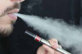 3 lugares donde ya no se podrán usar los vapeadores tras nueva ley que regula su uso