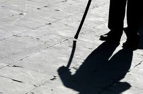 “No alcanzo a llegar a fin de mes”: la carta del pensionado que amenazó con quemarse a lo bonzo en oficina de ChileAtiende