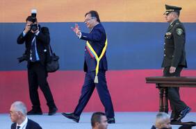 La postura de las guerrillas y grupos narcos frente al llamado de Petro a que “dejen las armas” para lograr la paz