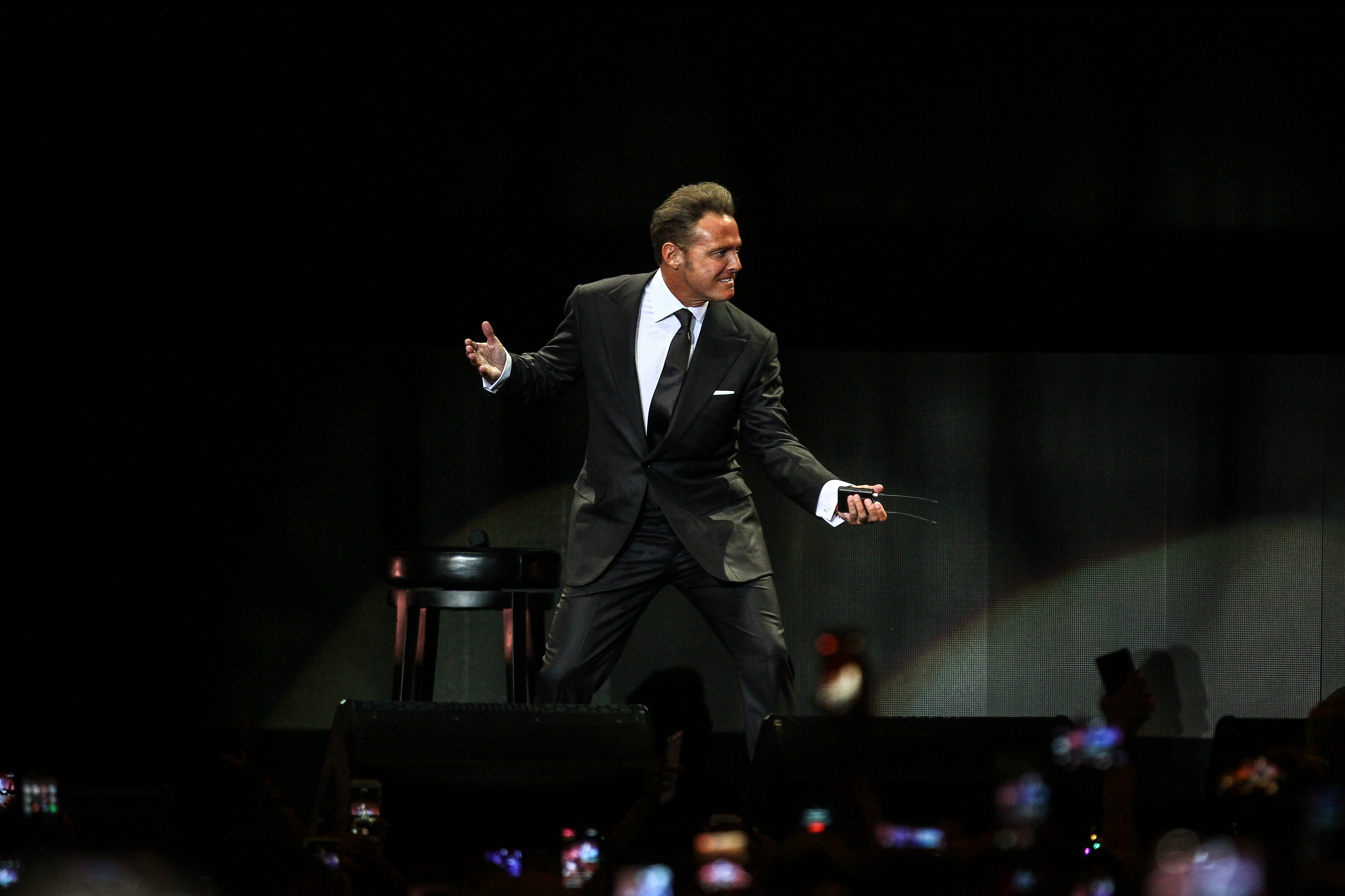 ¿Por qué sigue siendo tan exitoso en Chile? ¿Por qué colapsaron las filas virtuales? Cinco preguntas en torno a Luis Miguel