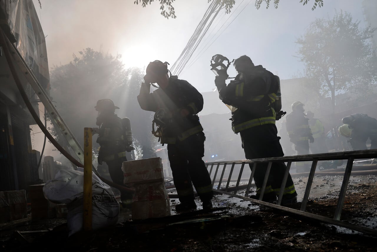 Un menor de edad fallecido y 49 damnificados deja incendio en campamento de Antofagasta