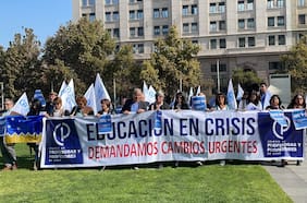 Contraloría: profesores que adhieran a “paro” deben tener descuentos por días no trabajados