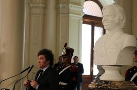 Milei inaugura busto de Menem en la Casa Rosada: “Fue el mejor Presidente de los últimos 40 años”
