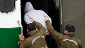 Sujeto es detenido tras robo de camión con comida rápida en Maipú: recuperan dos máquinas de carga en Lampa